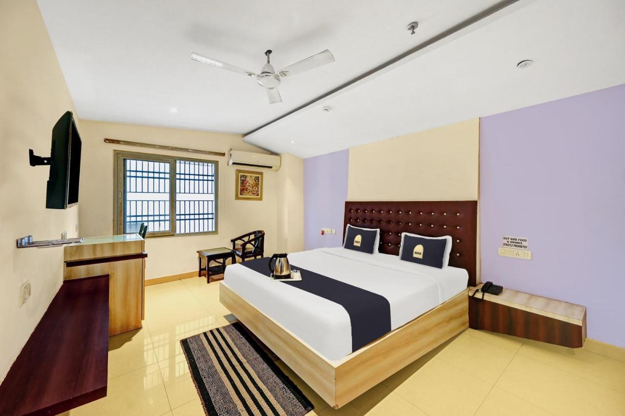 Townhouse Oak Pentagon Residency Hotel Bhubaneswar Exterior photo