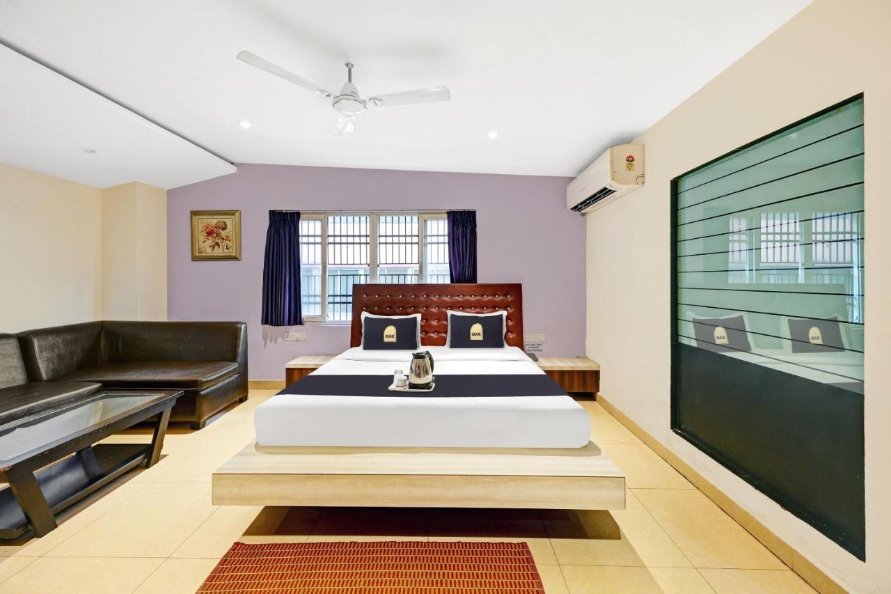 Townhouse Oak Pentagon Residency Hotel Bhubaneswar Exterior photo