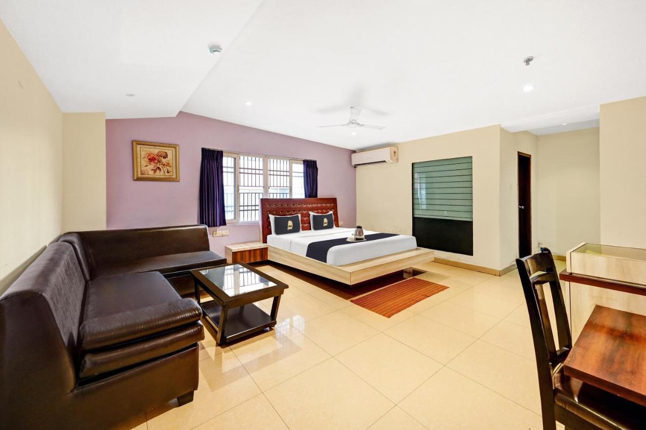 Townhouse Oak Pentagon Residency Hotel Bhubaneswar Exterior photo