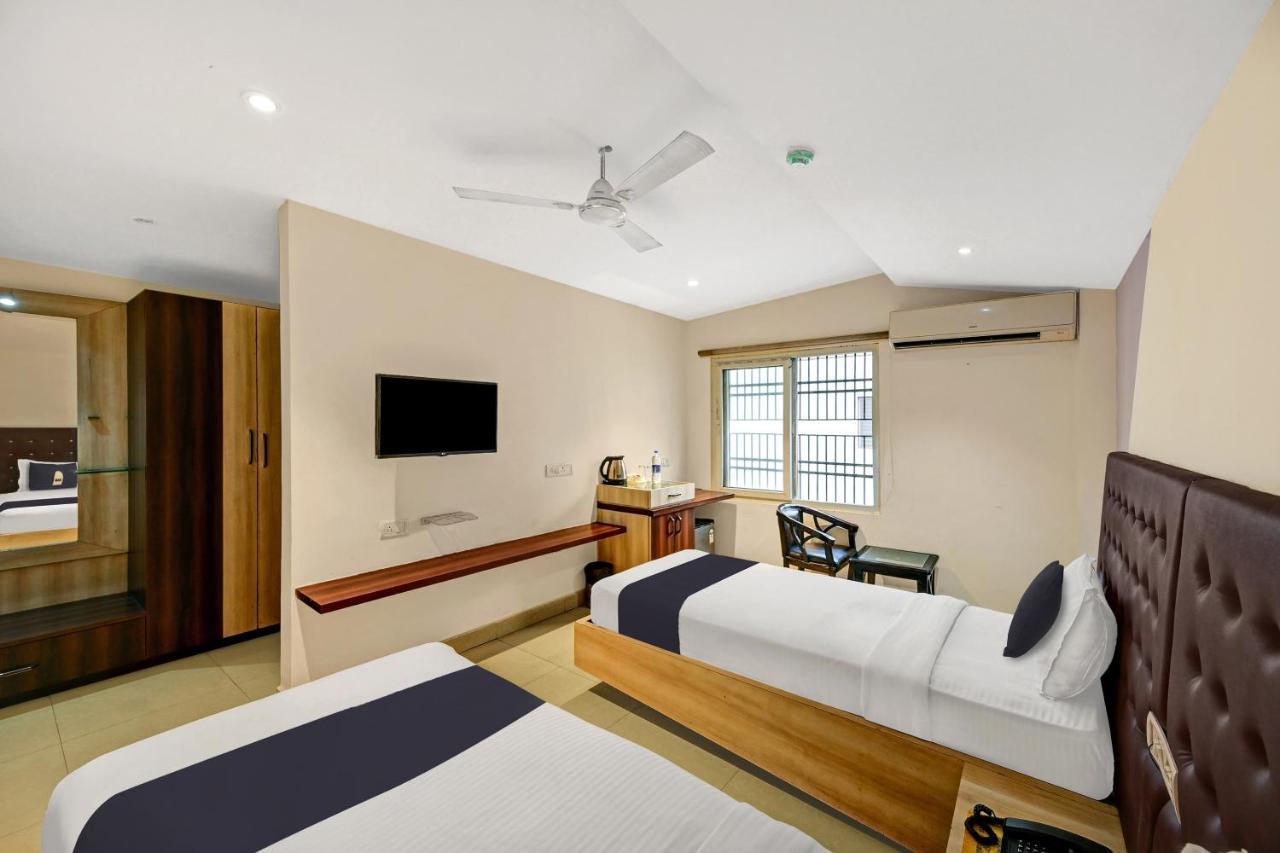 Townhouse Oak Pentagon Residency Hotel Bhubaneswar Exterior photo